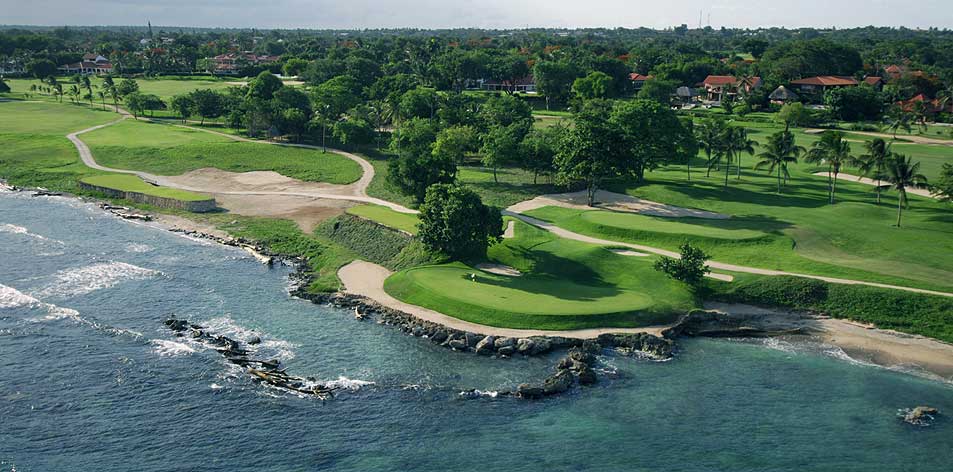 The fifth hole at Teeth of the Dog, one of the great par 3's that Pete Dye sited along the Dominican coastline.