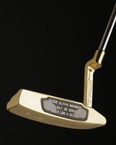 Hunter Mahan's gold-plated Ping putter