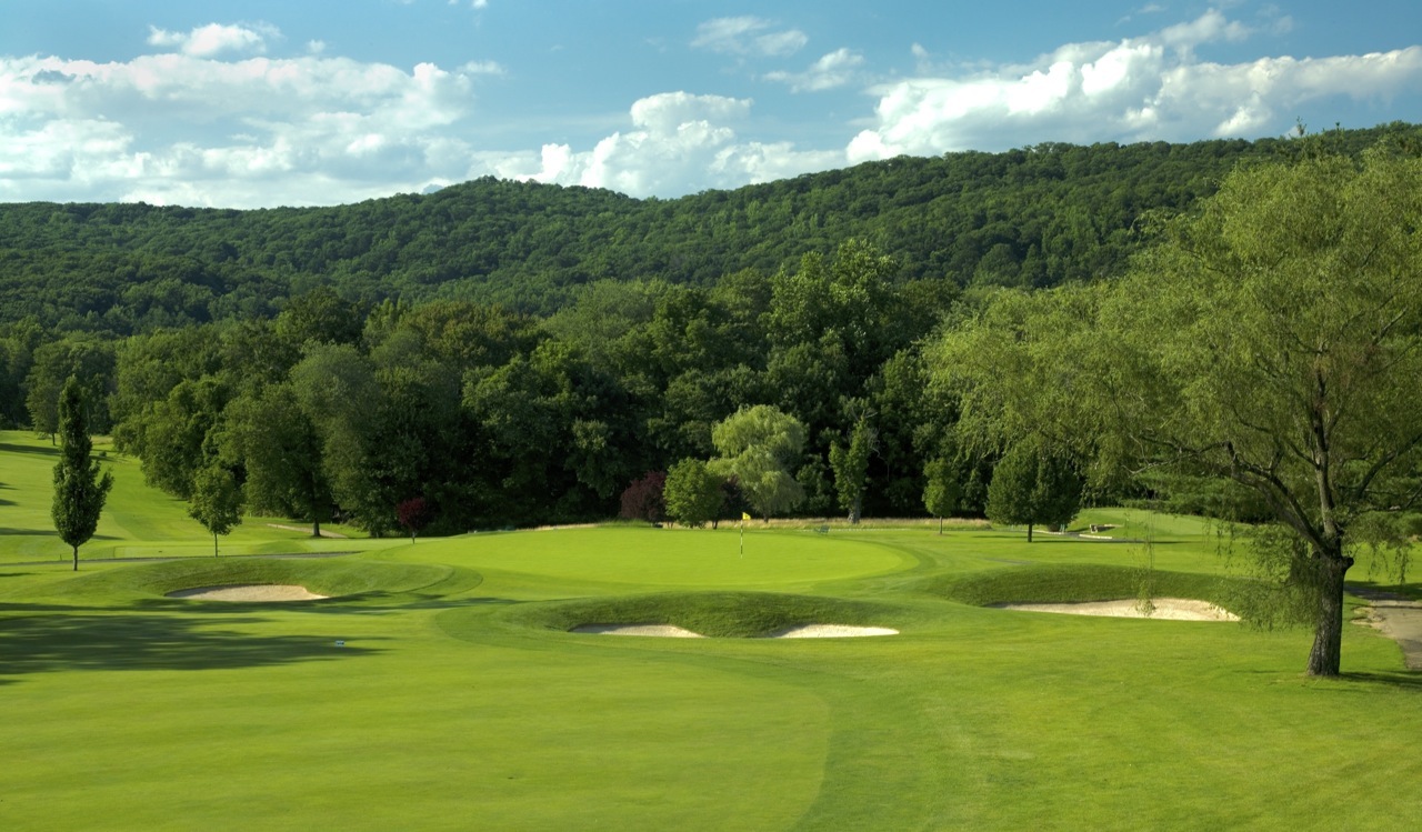 Paramount Country Club, New City , New York Golf course information