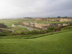 Laid out lin tiers, like an upside down wedding cake, the stunning Green Monkey is unlike any other course on earth.