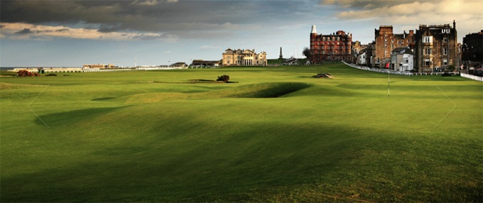 The 17th green, looking up the 18th fairway at St Andrews © Kevin Murray