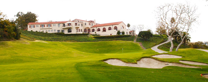 The iconic clubhouse looking down on the 18th green at the Riviera Country Club © YS