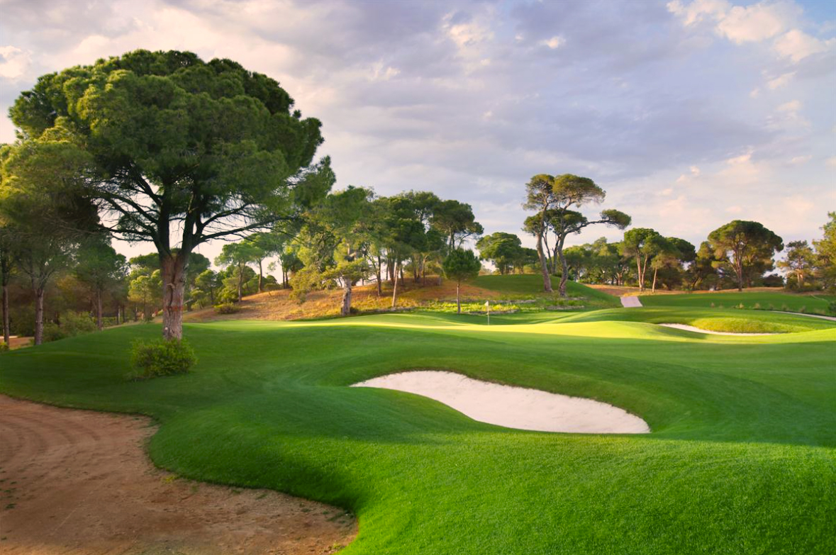 15th hole at Montgomerie Maxx Royal © James Kennedy