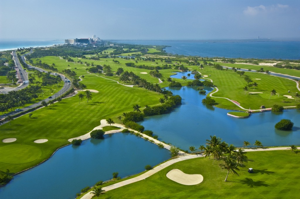 cancun resorts with golf course