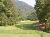 The beloved par-4 4th at The Cascades.
