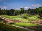 The par-5 12th at The Creek Club in Georgia, with a decision to make off the tee. (photo: reynoldslakeoconee.com)