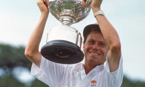 Jeff Sluman hoists the Wanamaker Trophy in 1988
