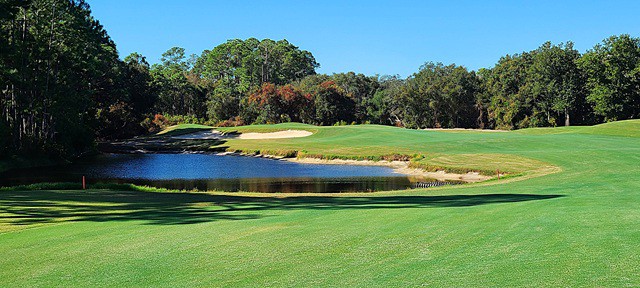 Third hole, Peninsula Lakes Course