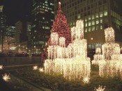 Millions of holiday lights make Chicago's Michigan Avenue Magnificent for shoppers