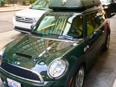 Shoppers can load up the hotel’s “Peninsula green” hotel cars with Miracle Mile packages. (Photo by Harrison Shiels)